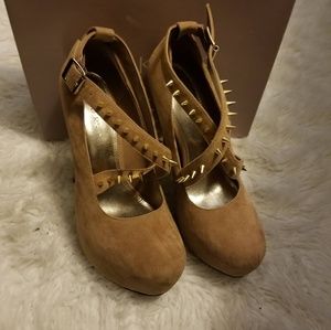 Tan heels